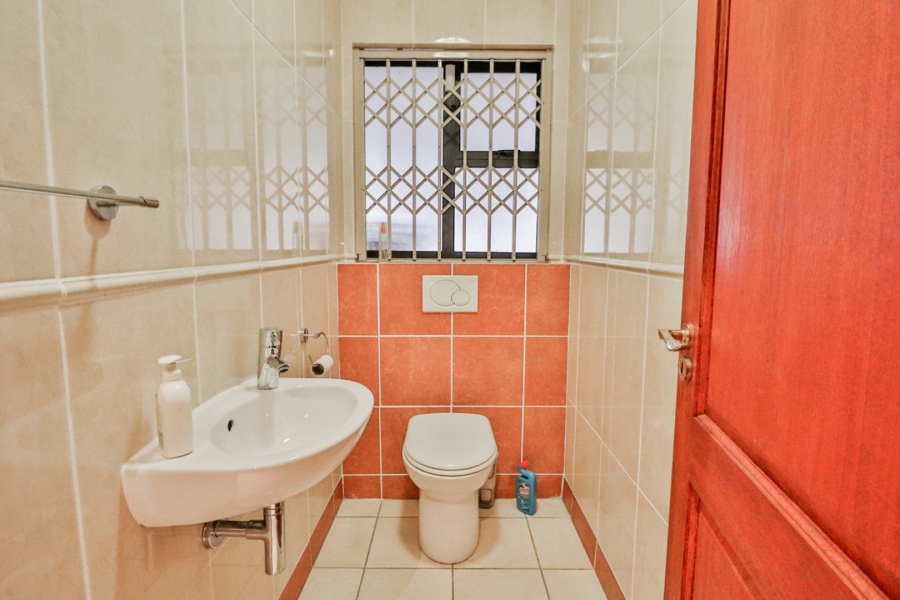 7 Bedroom Property for Sale in Myburgh Park Western Cape